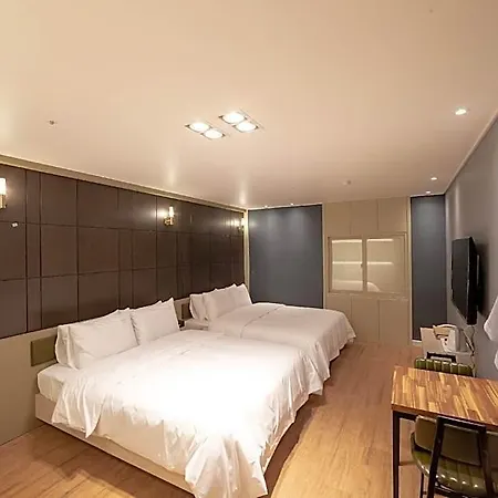 Lin Hotel